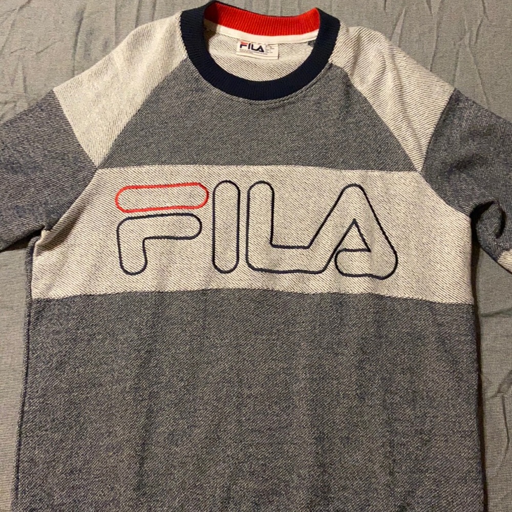 Fila crewnwck sweater. Size L